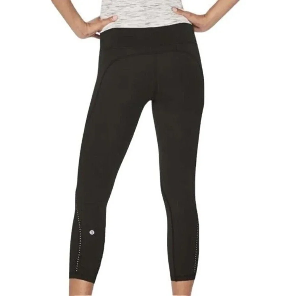 Lululemon Womens Extra Mile Crop Reflective Black Leggings Crop Size 2 Running